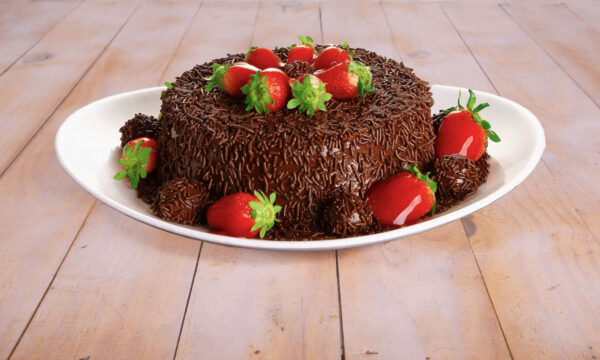 Bolo Brigadeiro com Morango